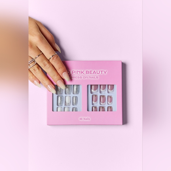 SO PINK BEAUTY Glamour and Glitz Press On Nails 2 Pack Set - Picture 2 of 3